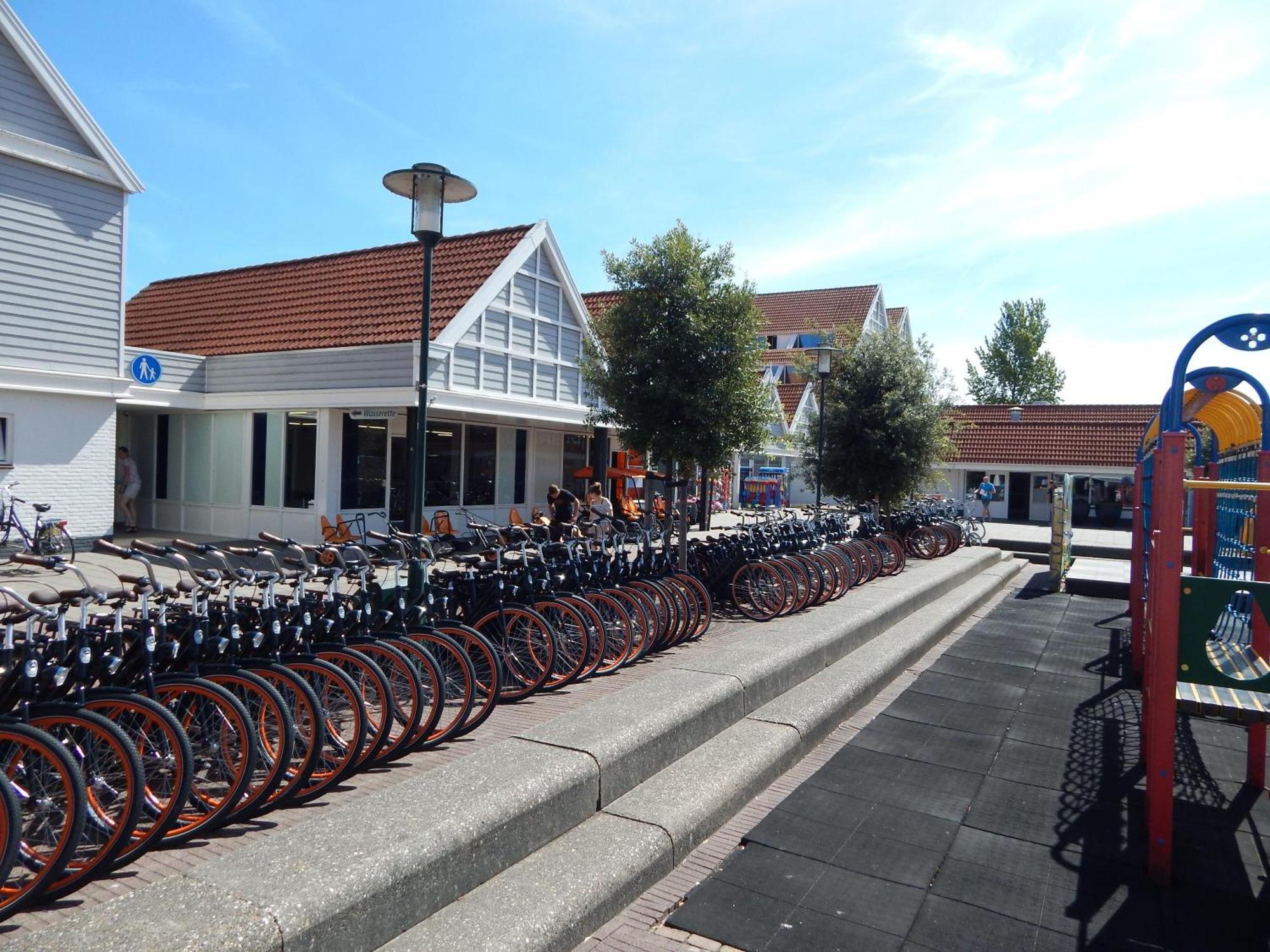 Wunderschoenes-Freistehendes-Ferienhaus-An-Der-See-Sauna-Strand-Yachthafen-Wlan Bruinisse Bagian luar foto
