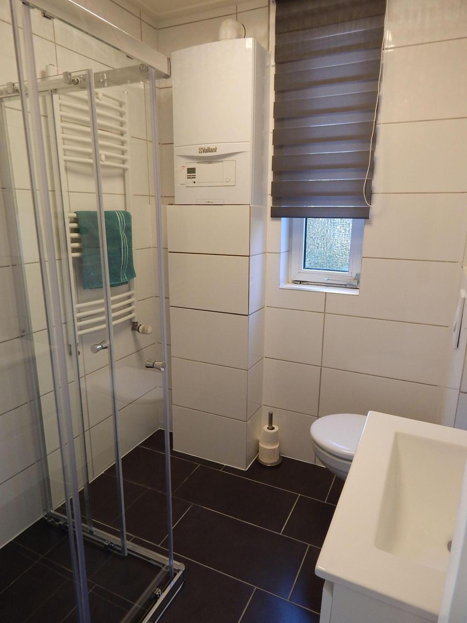 Wunderschoenes-Freistehendes-Ferienhaus-An-Der-See-Sauna-Strand-Yachthafen-Wlan Bruinisse Bagian luar foto