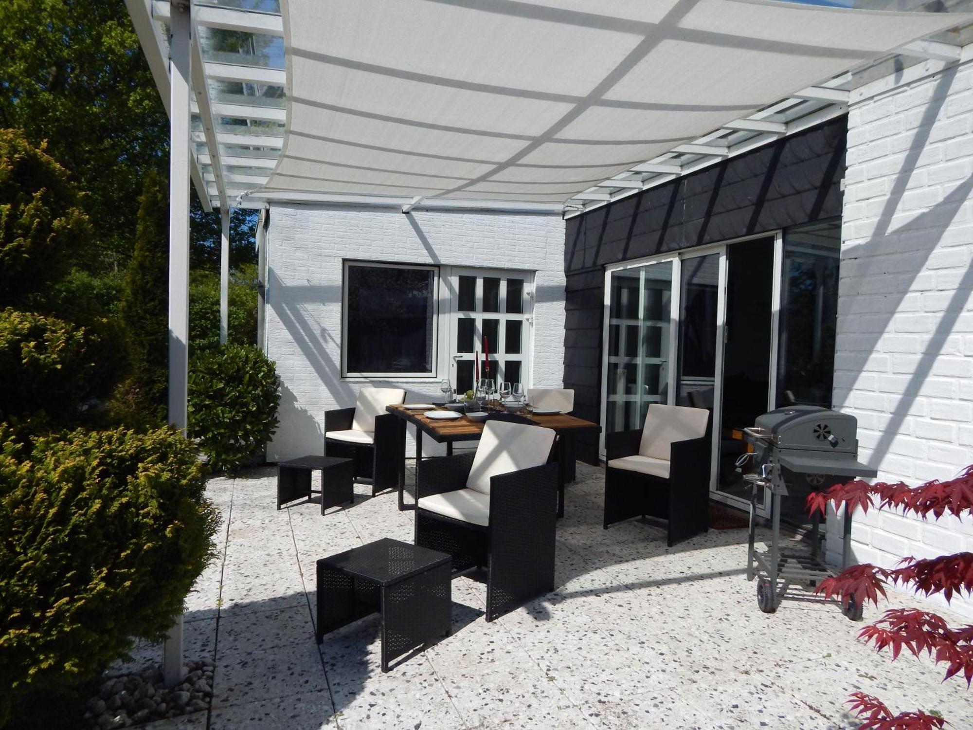 Wunderschoenes-Freistehendes-Ferienhaus-An-Der-See-Sauna-Strand-Yachthafen-Wlan Bruinisse Bagian luar foto
